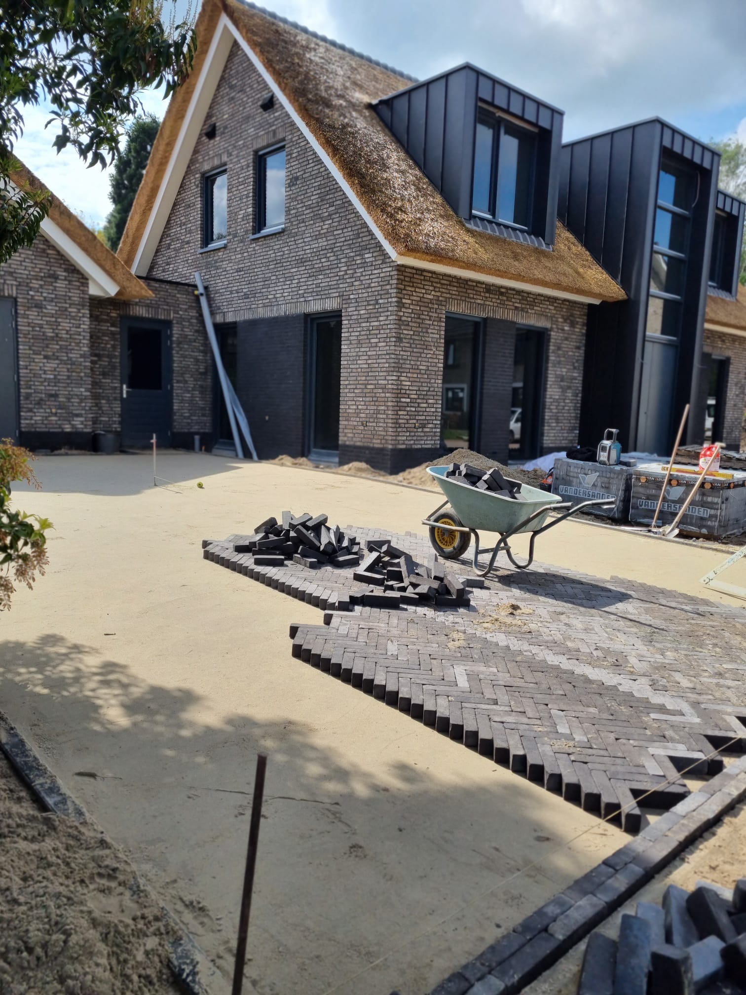 dcbc6d54-0aad-4731-8739-a45fdc6c7d84-min